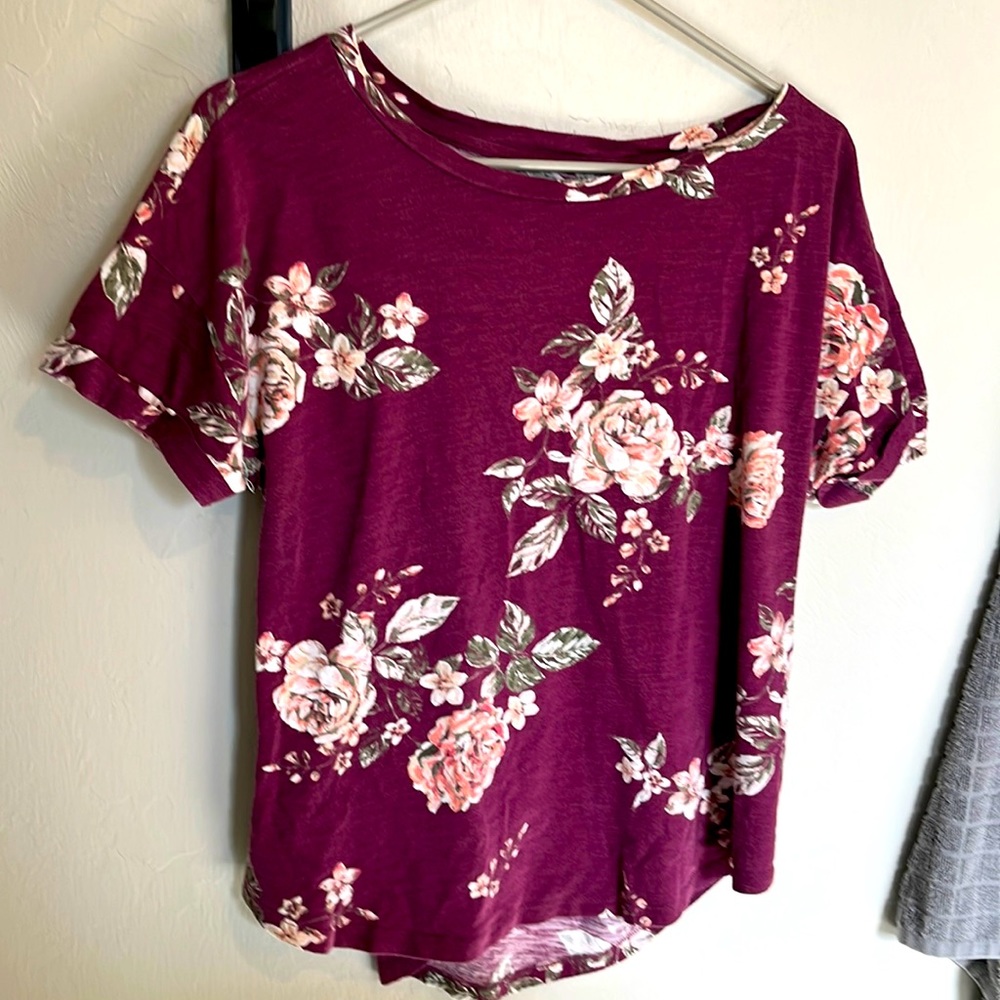Cute high/low floral top